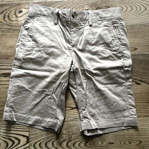 Women’s Banana Repulic size 4 Bermuda chino shorts khaki